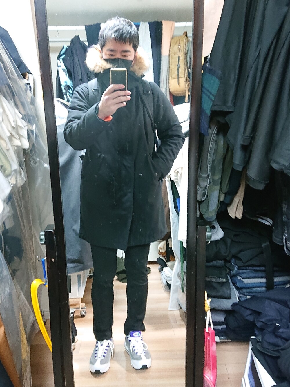 「NIKEのエアマックス95（スニーカー、ホワイト系）」を使った、高さん（メンズ・176cm）の冬コーディネートの1枚目の写真