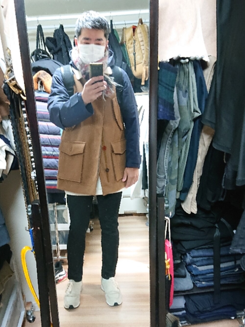「TAKAHIROMIYASHITATheSoloIst.のfoot the coacher × TAKAHIRO MIYASHITA The SoloIst.（スニーカー、ベージュ系）」を使った、高さん（メンズ・176cm）の冬コーディネートの1枚目の写真