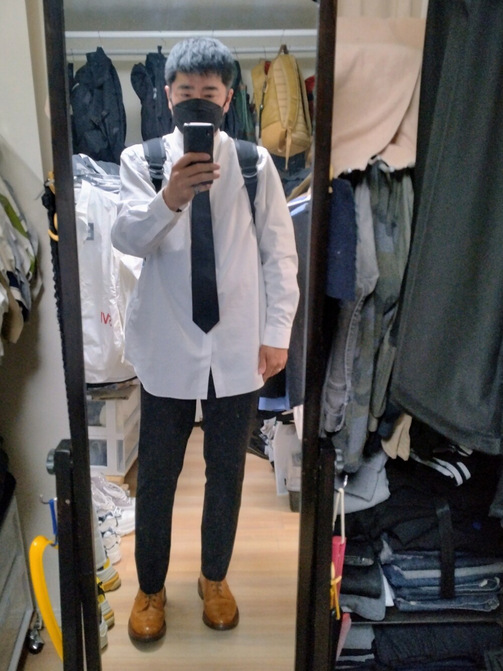 「Tricker'sのカントリーブーツ（ブーツ、ブラウン系）」を使った、高さん（メンズ・176cm）の秋コーディネートの1枚目の写真