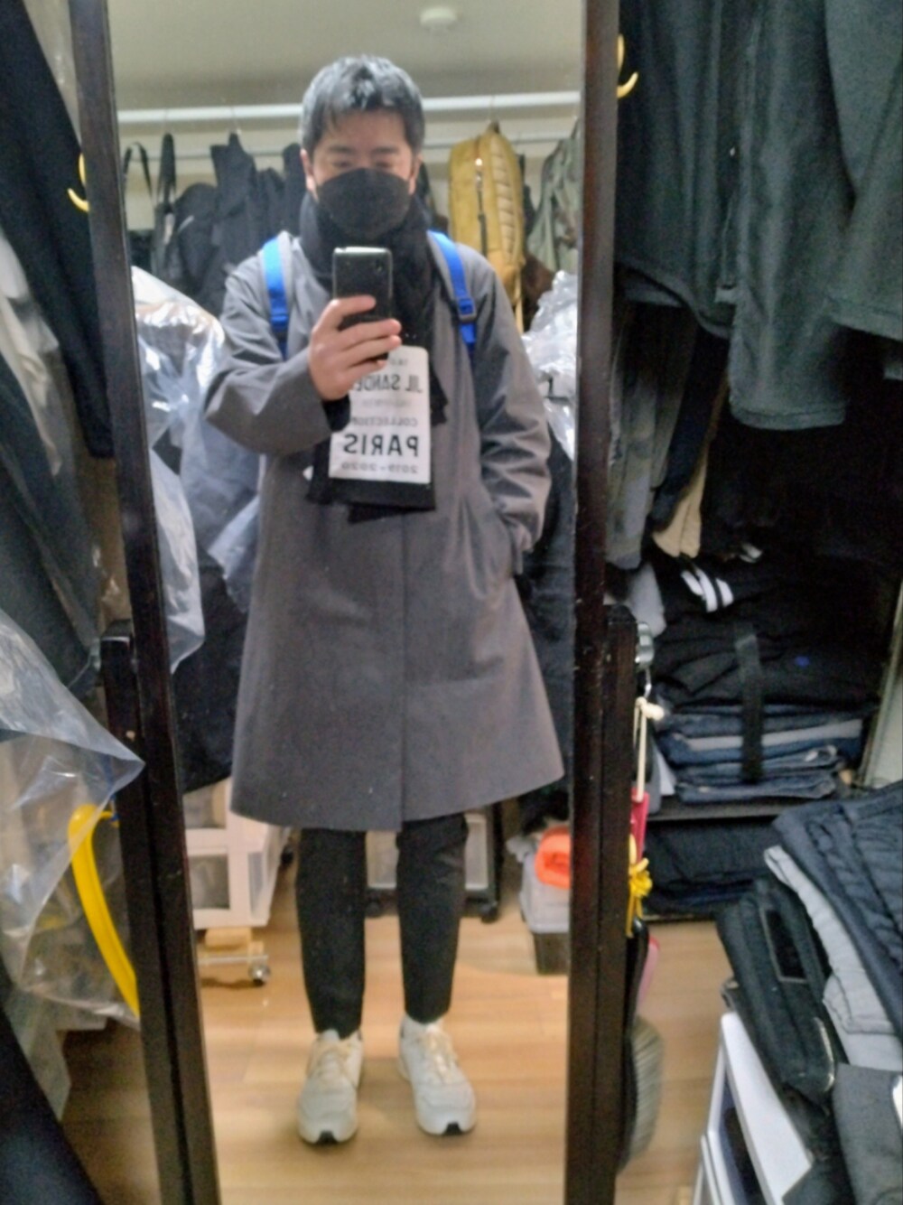 「foot the coacherのアイテム（スニーカー、ホワイト系）」を使った、高さん（メンズ・176cm）の冬コーディネートの1枚目の写真