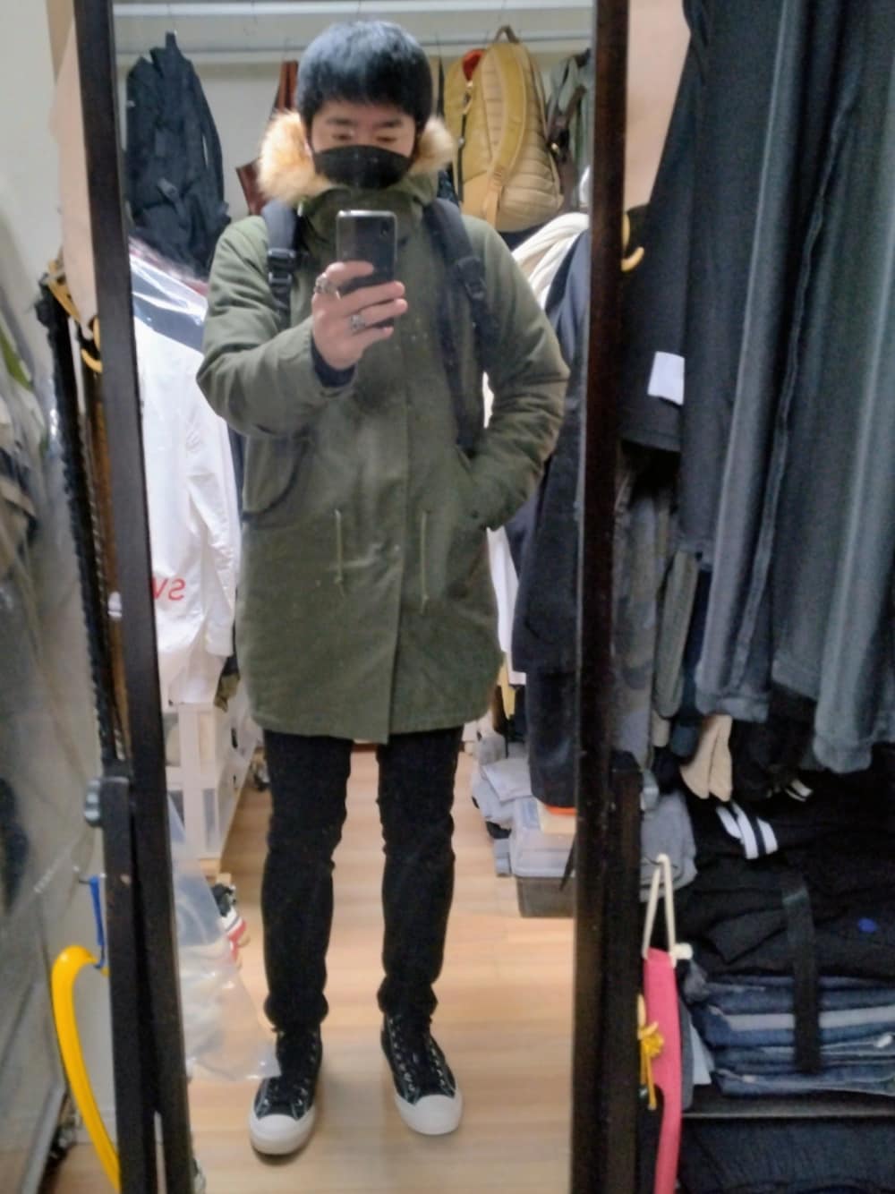 「UNDERCOVERのUNDERCOVER × WTAPS（スニーカー、ブラック系）」を使った、高さん（メンズ・176cm）の冬コーディネートの1枚目の写真