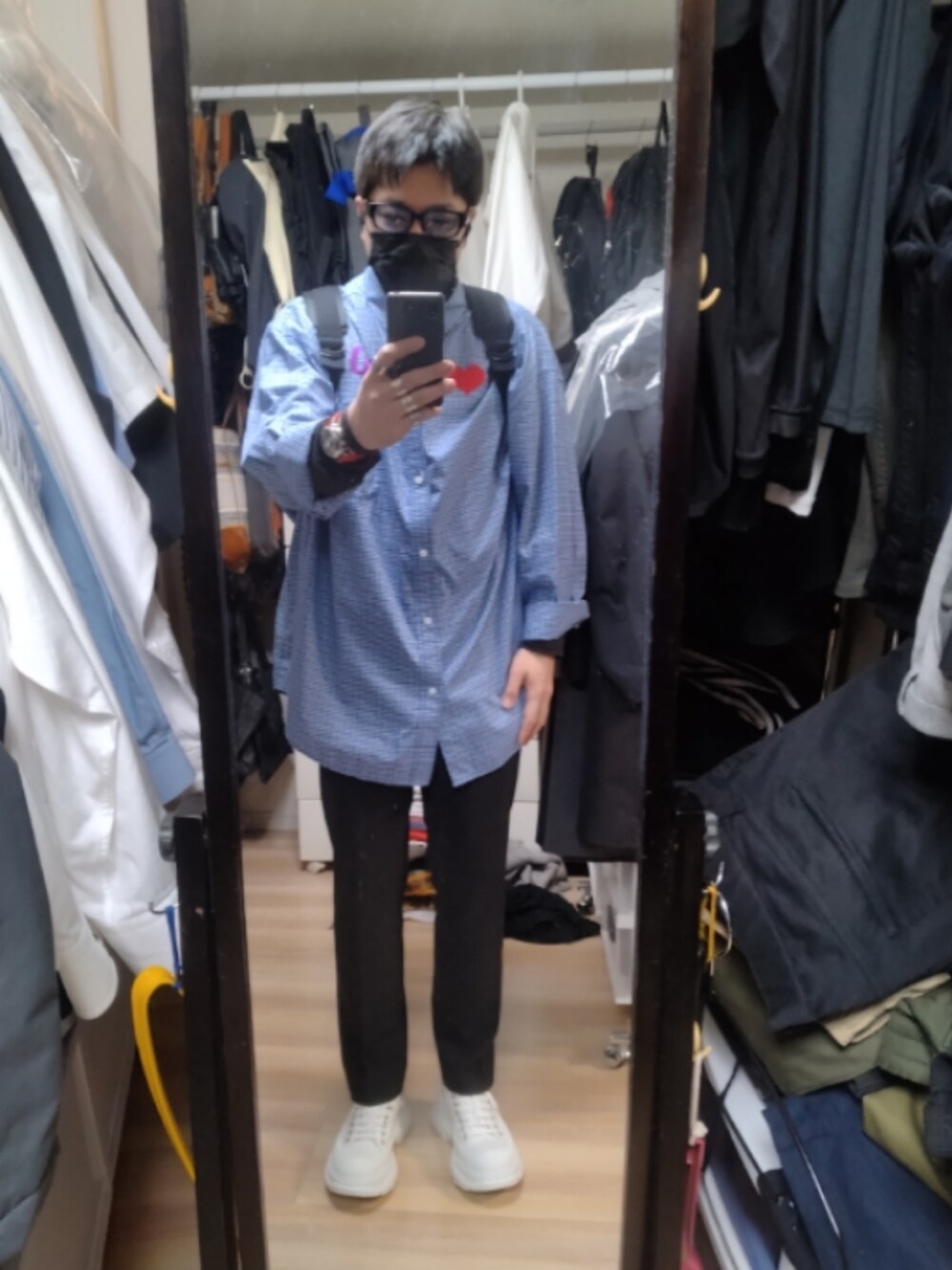 「Alexander McQueenのTread Slick（スニーカー、ホワイト系）」を使った、高さん（メンズ・176cm）の春コーディネートの1枚目の写真