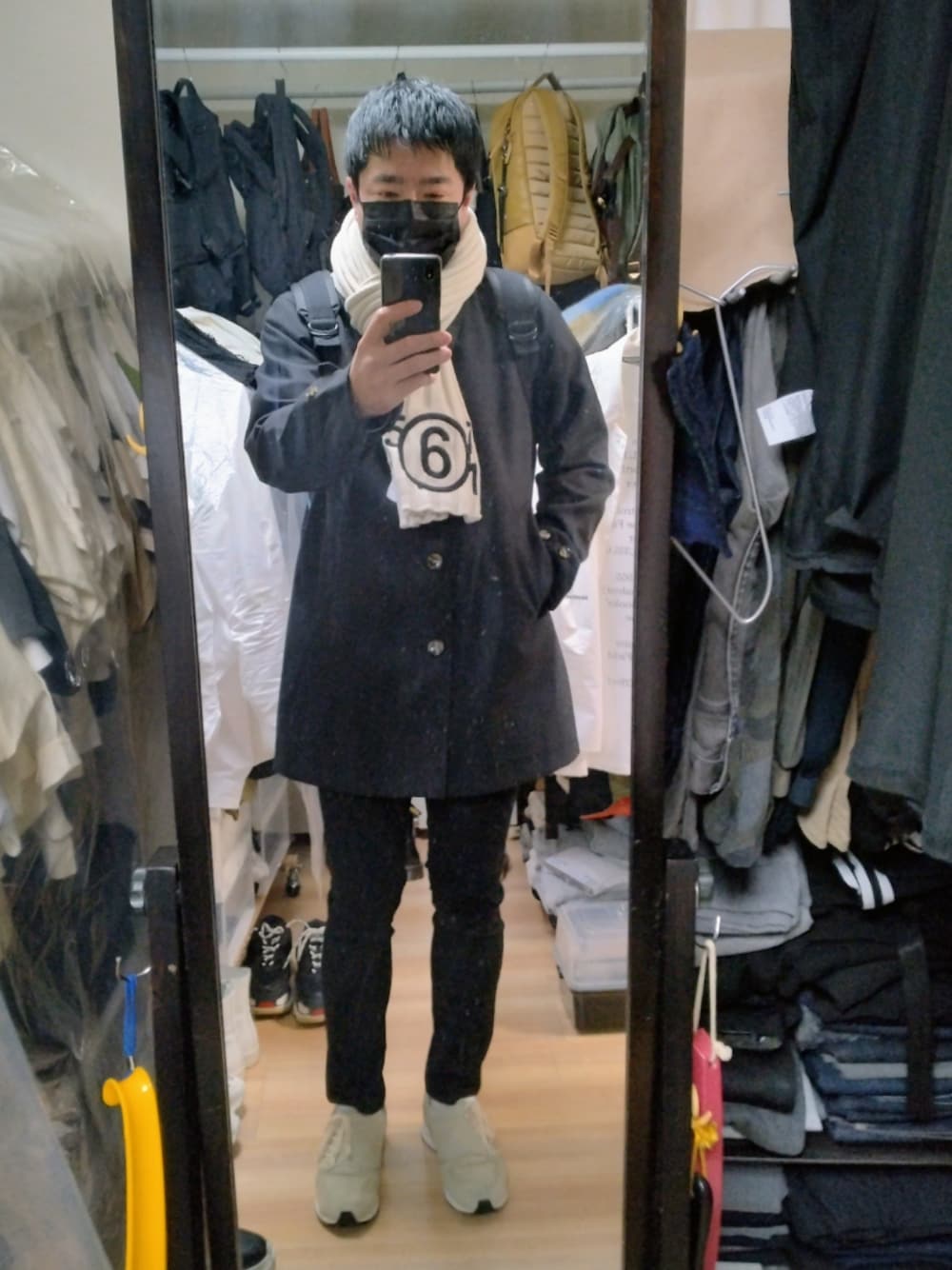「TAKAHIROMIYASHITATheSoloIst.のfoot the coacher × TAKAHIRO MIYASHITA The SoloIst.（スニーカー、ベージュ系）」を使った、高さん（メンズ・176cm）の冬コーディネートの1枚目の写真