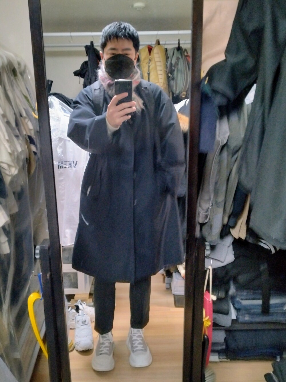 「Alexander McQueenのTread Slick high（スニーカー、ホワイト系）」を使った、高さん（メンズ・176cm）の冬コーディネートの1枚目の写真