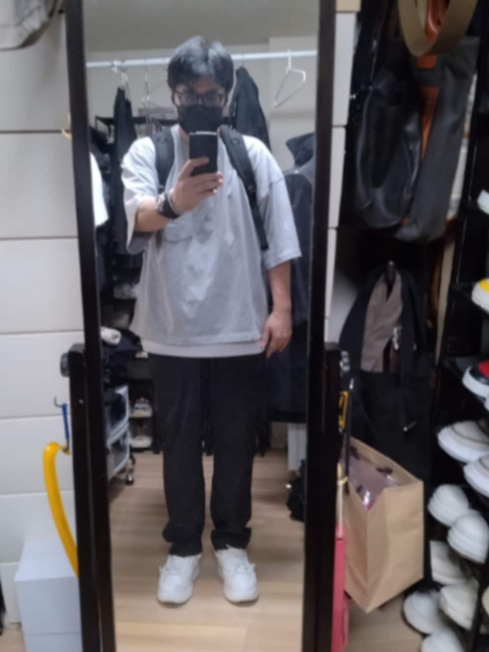「Maison MargielaのFusion（スニーカー、ホワイト系）」を使った、高さん（メンズ・176cm）の夏コーディネートの1枚目の写真