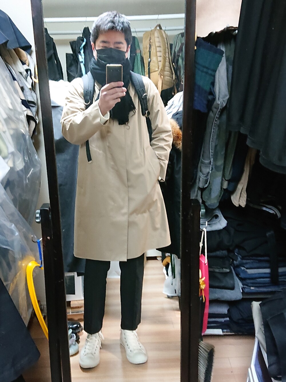 「MARGARET HOWELLのMHL.×CONVERSE（スニーカー、ホワイト系）」を使った、高さん（メンズ・176cm）の冬コーディネートの1枚目の写真