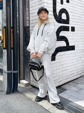 「秋先取りコーデ」｜「アイテム（キャスケット）」を使った、出村彩乃さん（レディース・159cm）の秋コーディネート