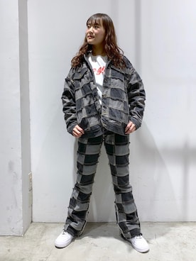 「パーマヘア」｜「アイテム（ジャケット/アウター）」を使った、出村彩乃さん（レディース・159cm）の春コーディネート