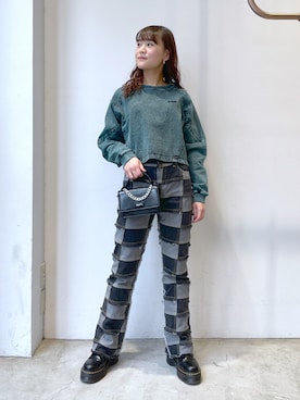 「パーマヘア」｜「アイテム（スウェット）」を使った、出村彩乃さん（レディース・159cm）の春コーディネート