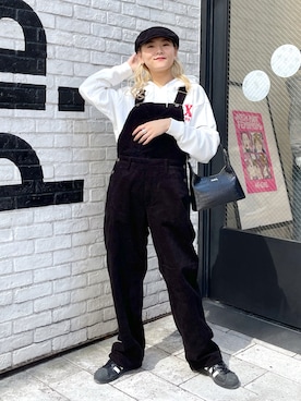 「ハンチング」｜「アイテム（オールインワン・サロペット）」を使った、出村彩乃さん（レディース・159cm）の秋コーディネート