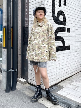 「秋先取りコーデ」｜「アイテム（ミリタリージャケット）」を使った、出村彩乃さん（レディース・159cm）の秋コーディネート