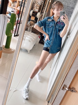 「SuperDry（スーパードライ）のアイテム」を使った、Brenda Chenさん（レディース・165cm）の秋コーディネート