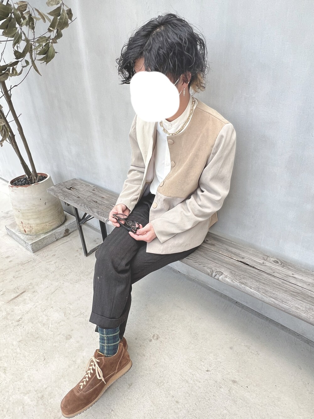 「ごきげんウィーク、大人カジュアル、お洒落さんとつながりたい、きれいめカジュアル、シンプルコーデ、古着MIX、低身長、バンドカラーシャツ、休日スタイル、いいね、save、フォローお願いします🤑、キレイめ、シャツ、ノーカラーシャツ、ノーカラージャケット」｜「古着のアイテム（ノーカラージャケット、ベージュ系）」を使った、たつきさん（メンズ・168cm）の春コーディネートの1枚目の写真