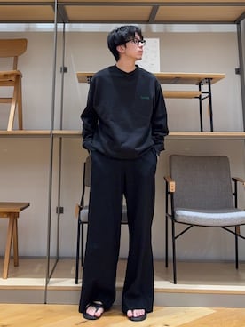 「URBAN RESEARCH DOORS（アーバンリサーチドアーズ）のL.L.Bean JAPAN EDITION　SMITHFIELD CREWNECK SWEAT（スウェット、ブラック系）」を使った、manatoさん（メンズ・173cm）の夏コーディネート