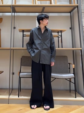 「URBAN RESEARCH DOORS（アーバンリサーチドアーズ）のDRYMIX オックス ロングスリーブ シャツ（シャツ/ブラウス、グレー系）」を使った、manatoさん（メンズ・173cm）の夏コーディネート