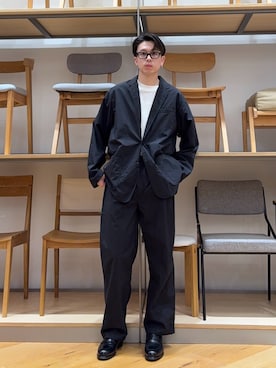 「URBAN RESEARCH DOORS（アーバンリサーチドアーズ）の『別注』BURLAP OUTFITTER×DOORS　SUPPLEX NYLON 2B JACKET（テーラードジャケット、ブラック系）」を使った、manatoさん（メンズ・173cm）の春コーディネート