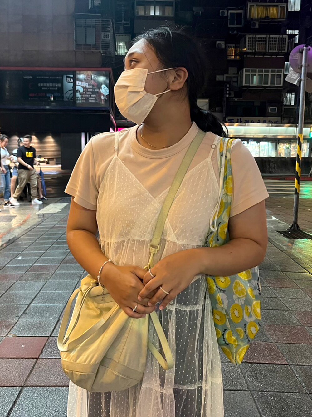 「pink、GU、UNIQLO、nomomarket」｜「UNIQLOのアイテム（ドラムバッグ、ベージュ系）」を使った、莫莫さん（レディース・153cm）の夏コーディネートの1枚目の写真