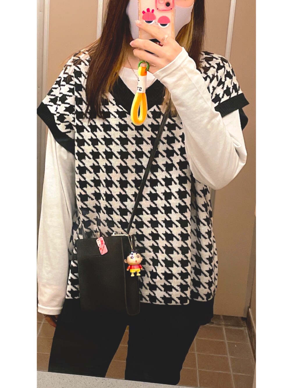 「チドリ柄、フレアパンツ」｜「Availのアイテム（トップス、ホワイト系）」を使った、riiiiさん（レディース・162cm）の秋コーディネートの1枚目の写真