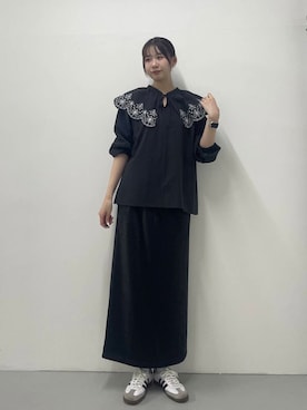 「URBAN RESEARCH DOORS（アーバンリサーチドアーズ）のレース刺繍ラッフルブラウス（シャツ/ブラウス、ブラック系）」を使った、macoさん（レディース・172cm）の秋コーディネート