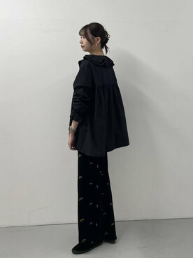 「URBAN RESEARCH DOORS（アーバンリサーチドアーズ）の刺繍ベロアイージーパンツ（その他パンツ、ブラック系）」を使った、macoさん（レディース・172cm）の秋コーディネート