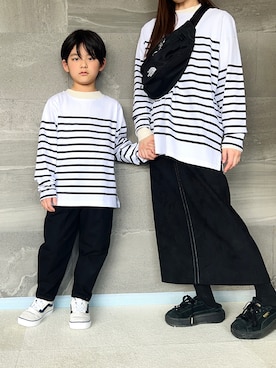 「OMNES（オムネス）のキッズパネルボーダーコットン長袖Tシャツ（Tシャツ/カットソー、ホワイト系）」を使った、𝗧𝗼𝗻𝗮𓃟𝗡𝗮𝘀𝗵𝗶さん（キッズ・122cm）の春コーディネート