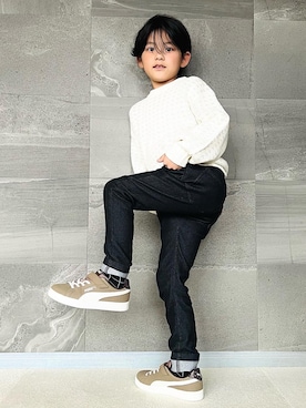 「PUMA（プーマ）のPUMA プーマ 17-21COURTFLEX V2 S SD PS コートフレックス V2 S SD PS 391522 ABC-MART限定 *02T.TAUPE（スニーカー、ブラウン系）」を使った、𝗧𝗼𝗻𝗮𓃟𝗡𝗮𝘀𝗵𝗶さん（キッズ・122cm）の秋コーディネート