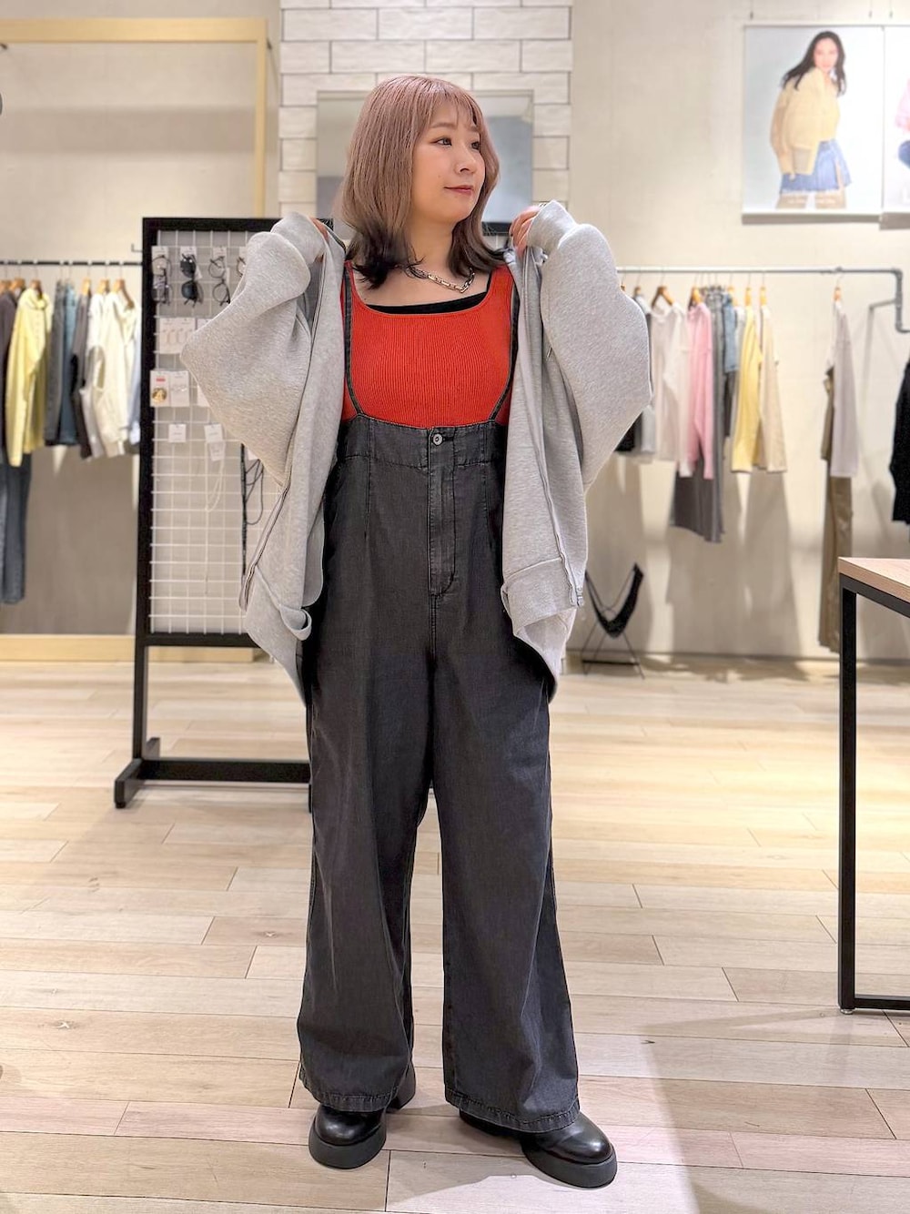 パフエアZIPBIGフーディー 582465を使った人気ファッション