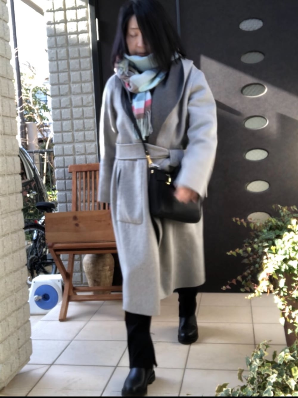 「sita paranticaのアイテム（ショルダーバッグ、ブラック系）」を使った、ロビンさん（骨格ストレート・レディース・160cm）の春コーディネートの1枚目の写真