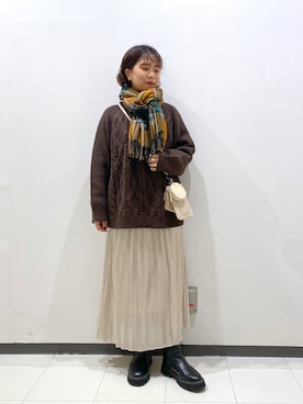 「マフラーコーデ」｜「アイテム（スカート）」を使った、あかぷくさん（レディース・160cm）の冬コーディネート