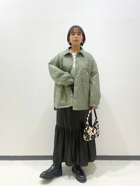 「ティアードスカート」｜「アイテム（ミリタリージャケット）」を使った、あかぷくさん（レディース・160cm）の秋コーディネート