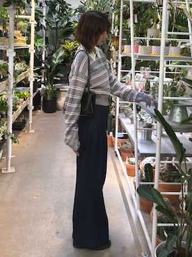 「FREE'S MART（フリーズマート）のフロントポケットソフトバギーデニム（デニムパンツ）」を使った、𝐑𝐈𝐎さん（レディース・163cm）の秋コーディネート