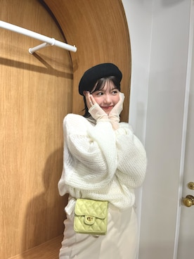 「オールホワイト」｜「アイテム（ハンチング/ベレー帽）」を使った、𝐑𝐈𝐎さん（レディース・163cm）の冬コーディネート