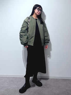 「FREE'S MART（フリーズマート）のアイテム（MA-1）」を使った、𝐑𝐈𝐎さん（レディース・163cm）の冬コーディネート