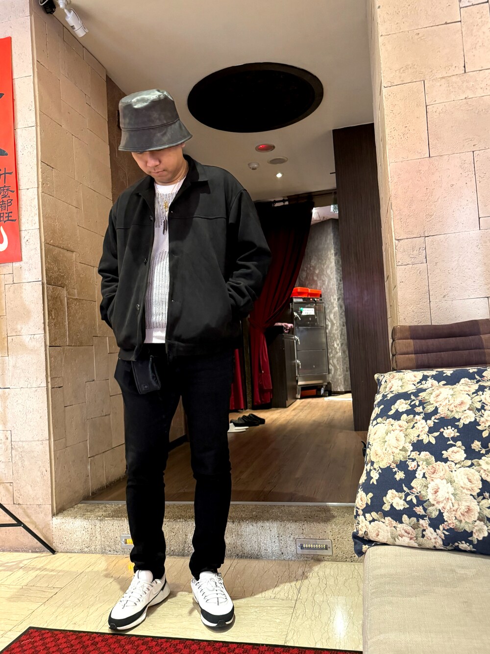 「BEAMSのアイテム（帽子、ブラック系）」を使った、タケさん（メンズ・177cm）の冬コーディネートの1枚目の写真