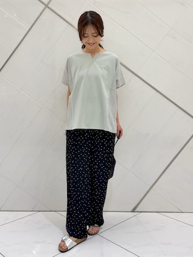 「URBAN RESEARCH DOORS（アーバンリサーチドアーズ）のサイドレース刺繍切替プルオーバー（その他トップス、グリーン系）」を使った、井上　裕美さん（レディース・158cm）の夏コーディネート