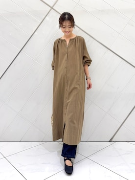 「アイテム（パンプス）」を使った、井上　裕美さん（レディース・158cm）の秋コーディネート