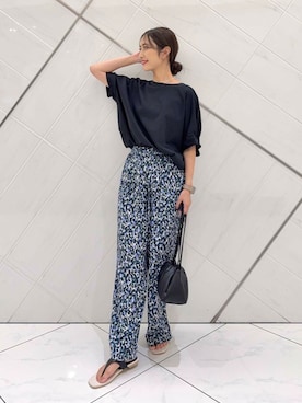 「URBAN RESEARCH DOORS（アーバンリサーチドアーズ）の『接触冷感/吸水速乾/イージーケア』フラワープリントドライタッチリラックスパンツ（その他パンツ）」を使った、井上　裕美さん（レディース・158cm）の夏コーディネート