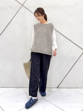 「アイテム（サンダル）」を使った、井上　裕美さん（レディース・158cm）の秋コーディネート