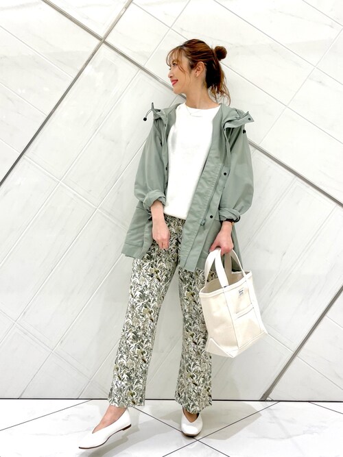 URBAN RESEARCH DOORS井上 裕美さんのマウンテンパーカーを使っ