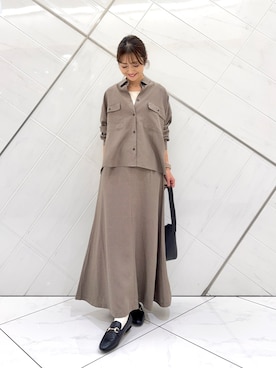 「アイテム（タンクトップ）」を使った、井上　裕美さん（レディース・158cm）の秋コーディネート