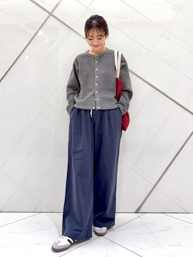 「アイテム（トートバッグ、レッド系）」を使った、井上　裕美さん（レディース・158cm）の秋コーディネート