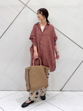 「URBAN RESEARCH DOORS（アーバンリサーチドアーズ）の針抜きテレコスクエアタンクトップ（タンクトップ、ホワイト系）」を使った、井上　裕美さん（レディース・158cm）の春コーディネート