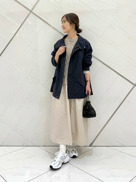 「アイテム（マウンテンパーカー）」を使った、井上　裕美さん（レディース・158cm）の秋コーディネート