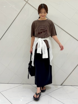 「URBAN RESEARCH DOORS（アーバンリサーチドアーズ）のOOFOS　OOMEGA（サンダル、ブラック系）」を使った、井上　裕美さん（レディース・158cm）の夏コーディネート