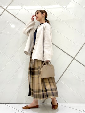 「URBAN RESEARCH DOORS（アーバンリサーチドアーズ）のラウンドボストンミニバッグ（ショルダーバッグ）」を使った、井上　裕美さん（レディース・158cm）の秋コーディネート