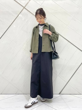 「アイテム（ミリタリージャケット）」を使った、井上　裕美さん（レディース・158cm）の夏コーディネート