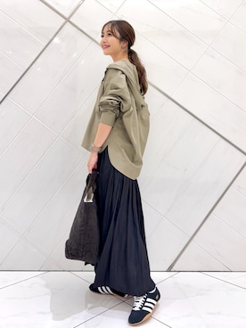 「アイテム（タンクトップ）」を使った、井上　裕美さん（レディース・158cm）の秋コーディネート