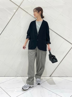 「アイテム（ノーカラージャケット、ブラック系）」を使った、井上　裕美さん（レディース・158cm）の秋コーディネート