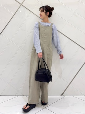 「URBAN RESEARCH DOORS（アーバンリサーチドアーズ）のFolna　ソフトレザーボストンバッグ（ボストンバッグ、ブラック系）」を使った、井上　裕美さん（レディース・158cm）の春コーディネート