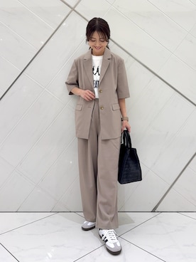 「URBAN RESEARCH DOORS（アーバンリサーチドアーズ）の『UR TECH』完声/涼ギャザーワイドパンツ（その他パンツ、ベージュ系）」を使った、井上　裕美さん（レディース・158cm）の春コーディネート